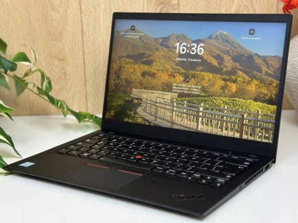 Lenovo ThinkPad Carbon X1 G8 - obrazek 2