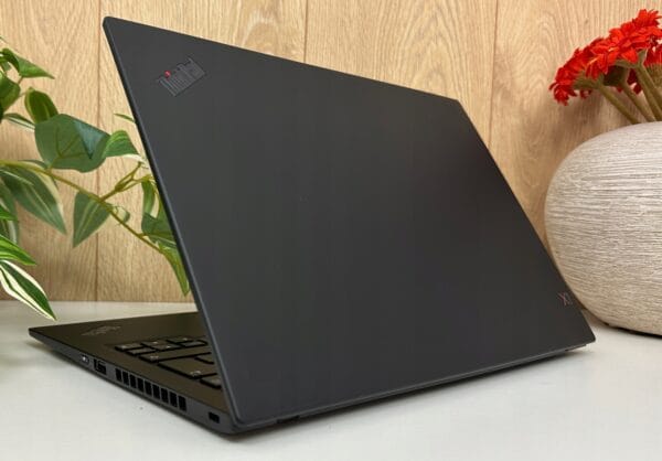 Lenovo ThinkPad Carbon X1 G8 - obrazek 4