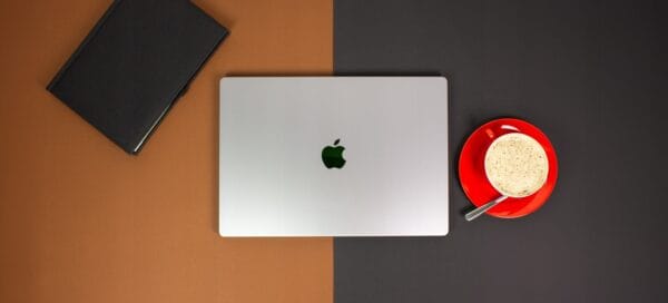 MacBook Pro M1 MAX - obrazek 2