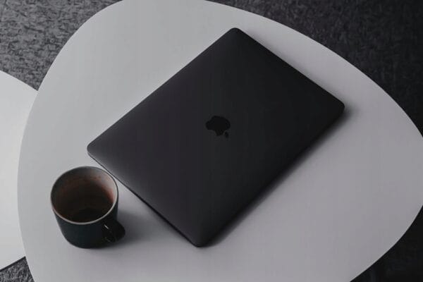Apple MacBook Pro M3 MAX - obrazek 3