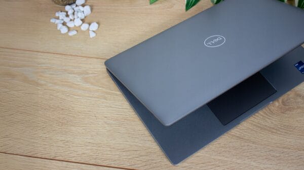 Dell Lattitude Seria 5000 - obrazek 7
